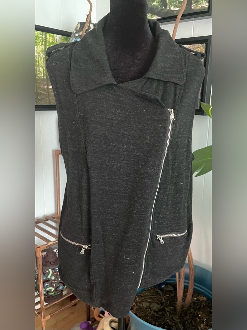 Charcoal Gray Asymmetrical Zipper Vest w/ 2 Useable Zip Pockets. Sz L